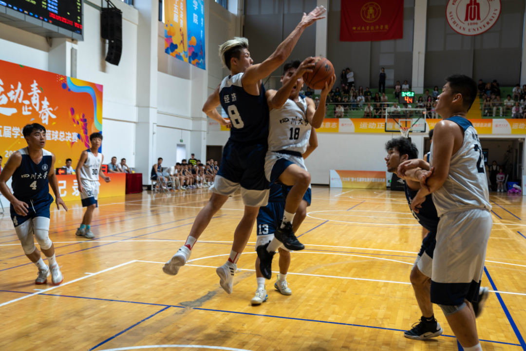 机械工程学院学生男子篮球队第五次蝉联"川大杯"冠军!